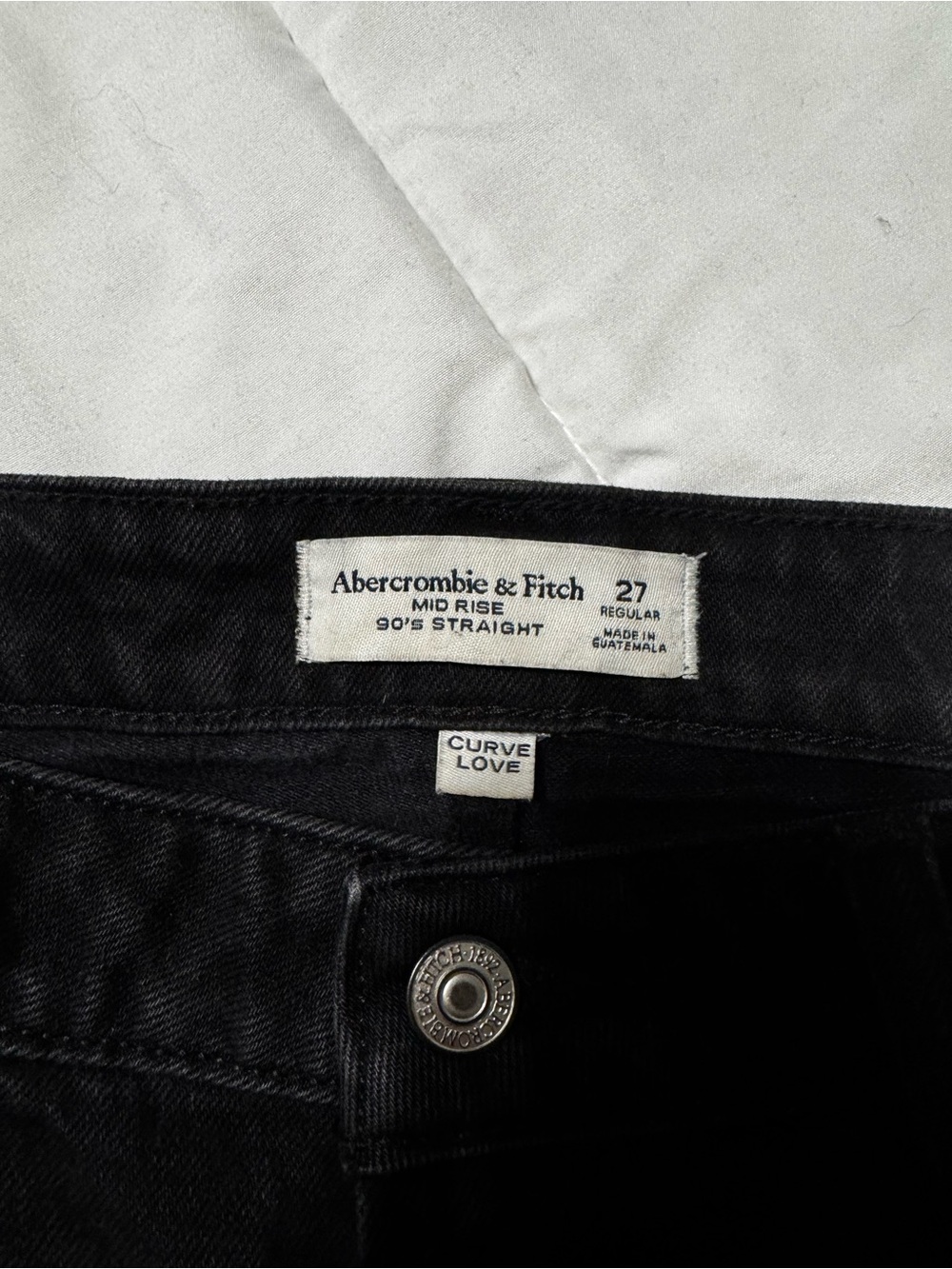 NWT Abercrombie & Fitch Black Mid Rise 90’s Straight Jeans, Size 27/4
